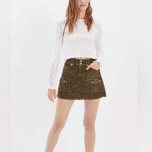 American Eagle Super High-Rise A Line Corduroy Cargo Mini Skirt Green